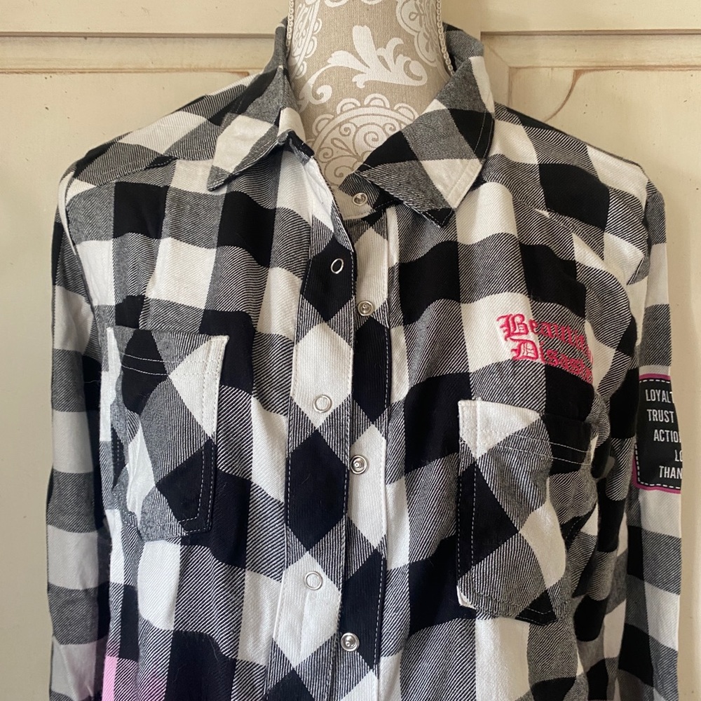 COPY - Beautiful Disaster black/white/pink flannel - Picture 3 of 5